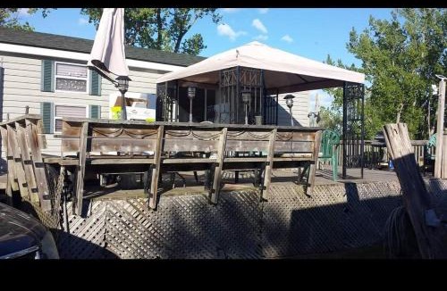 Picton House | Westlake Dunes View Beach-FREE Pontoon Boat Rental