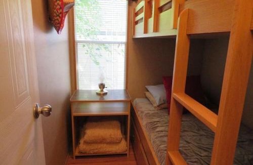 Picton House | Westlake Dunes View Beach-FREE Pontoon Boat Rental