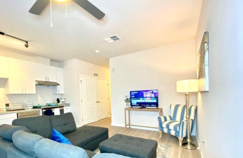 Downtown Baltimore Apartment | 👩‍🦽Wheelchair Accessible ✨💫Studio W/ Free Parking 🚗