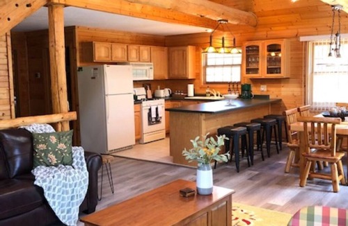 Friendship Cabin | Where Lazy Days Are the Best Days -near Golf Courses, Trails, and Lakes-5 beds