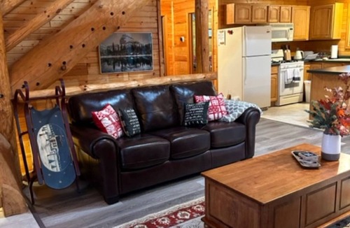 Friendship Cabin | Where Lazy Days Are the Best Days -near Golf Courses, Trails, and Lakes-5 beds
