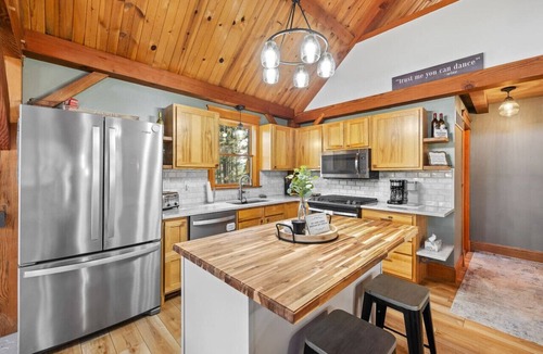 Rimrock Cabin | Whispering Pines Cabin