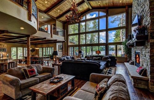 Eagle River House | Whispering Pines Lodge: 9 Bedroom