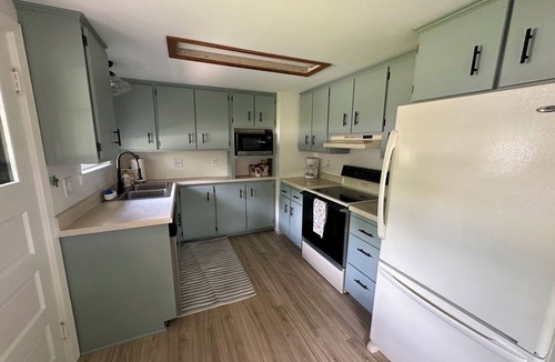 Baxter Cabin | White Sand Loon Lounge
