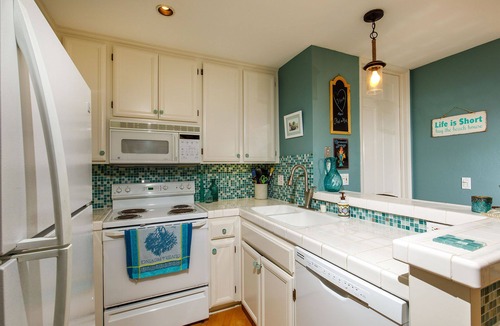 Townsite Condo | *White Water Views* On Beach In Dreamy Designer Unit