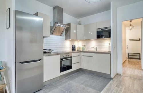 Chessy Apartment | Whole Apartment : Apartment in Residence - Montévrain, France