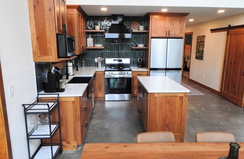Muscoda Cabin | Wild Hills Winery Vineyard Stay – Private & Scenic