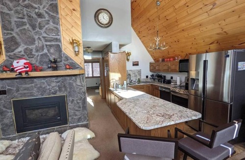 Tofte Cabin | Wildlife Chalet - Lake View A-Frame | Barrel Sauna, Firepit, BBQ, near Lutsen