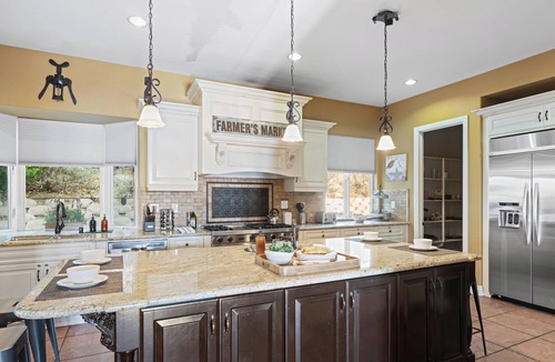 Temecula Villa | Wine Country Villa Large Rooftop Terrace w/Views + Game Room | Via del Sur
