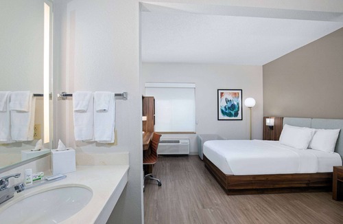 Hattiesburg Hotel | Wingate by Wyndham Hattiesburg