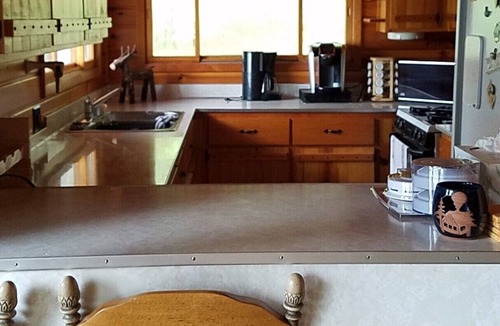 Cook Cabin | Wolfe’s Den Cabin: Lakefront 3BR, Dock Power, Water Toy Fleet, Pet Friendly, AC