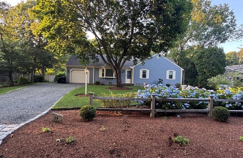 Dennis House | Wonderful 3BR/2BA house with AC in Dennis, Tranquil Setting, Walk to Beach!