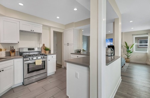 Rossmoor House | Wonderful Naples Beauty cottage 2 mins 2 the sand