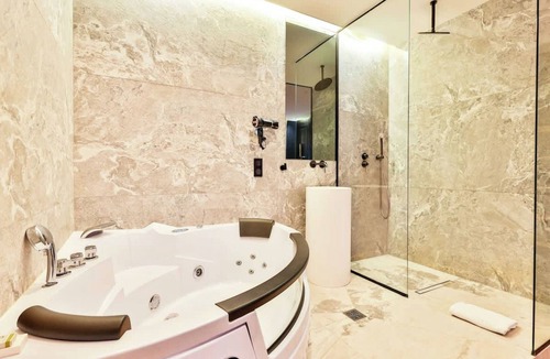 Les Halles Apartment | Wonderful Suite With AC Le Marais Beaubourg