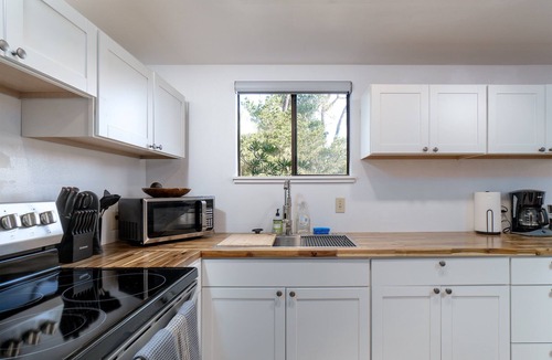 Park Hill House | Worcester Lodge: 2 BR, 2 BA House in Cambria, Sleeps 4