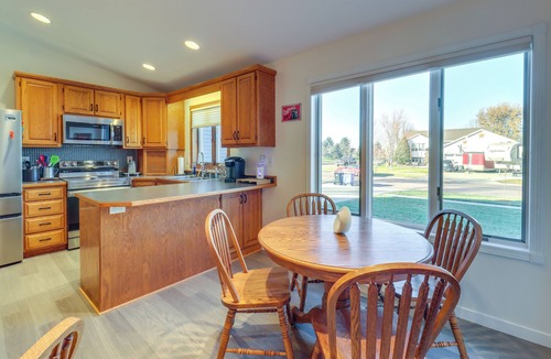 Fargo House | Work & Play: Pet-Friendly Fargo Home 6 Mi to Dtwn