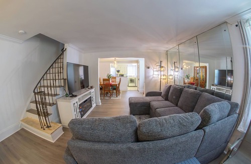 Sharon Hill House | World Cup Home Base Sleeps 8 with Free Parking near PHL