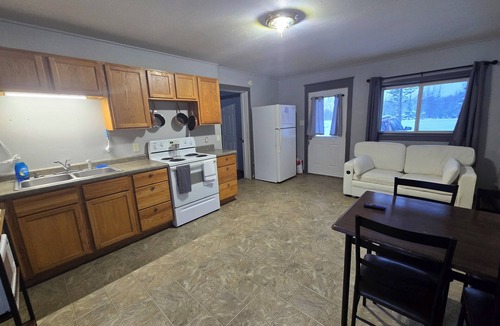 Houghton Apartment | WP3 MTU & Keweenaw Base Full Kitchen + WiFi