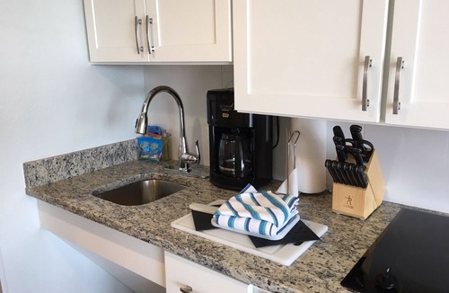 The Point Resort | Wyndham Inn on Long Wharf ~ Downtown Newport Harborfront, One Bedroom with Views