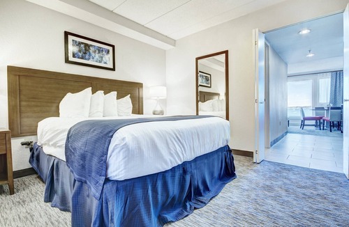Yachting Village Resort | Wyndham Inn on the Harbor ~ One Bedroom Harbor Front Resort w/FREE Parking