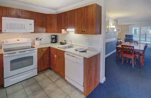 Yachting Village Condo | Wyndham Newport Onshore- 2 bedroom in the center of the harbor, shopping&dining!