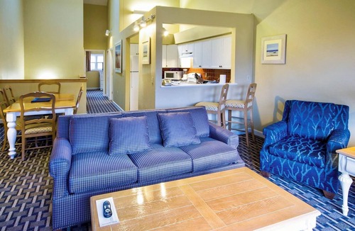 Jamestown Condo | Wyndham Newport Overlook | Two 2BR/2BA Suites