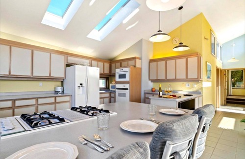 Salmon Creek House | Your Fun-in-the-Sun Bodega Bay Playground~Walk2Beach/WiFi/Sauna~Ocean Oasis