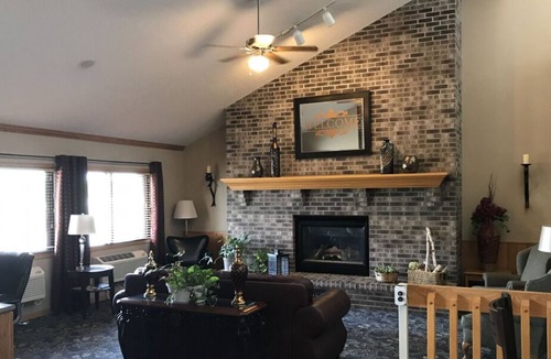Thorp House | Your Home Away From Home! 4 Great Units, Free Breakfast & Free Parking