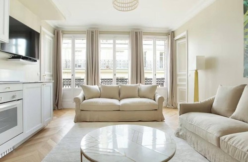 Chaussee-d'Antin Apartment | YOUR PARISIAN ESCAPE AWAITS, STEPS AWAY FROM OPERA & MADELEINE -RUE DE L'ISLY