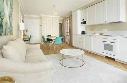 Chaussee-d'Antin Apartment | YOUR PARISIAN ESCAPE AWAITS, STEPS AWAY FROM OPERA & MADELEINE -RUE DE L'ISLY