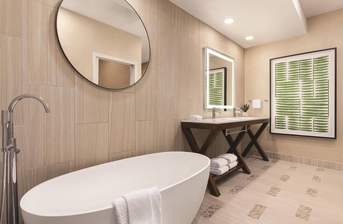 Oxnard Shores Resort | Zachari Dunes on Mandalay Beach, Curio Collection by Hilton