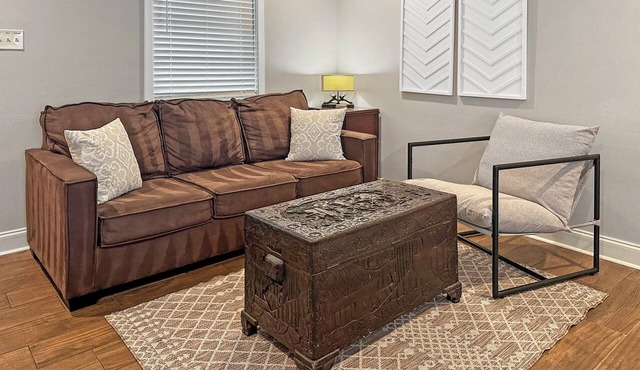 1 BD Near Ochsner | Quiet Courtyard Community