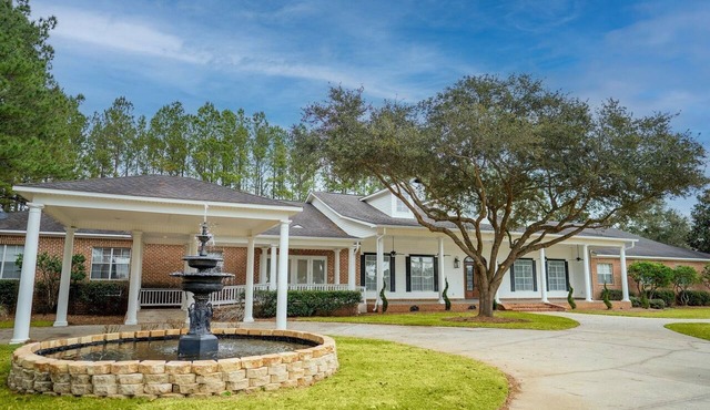 1 Bedroom Apartment at Oak + Fountain! - #14