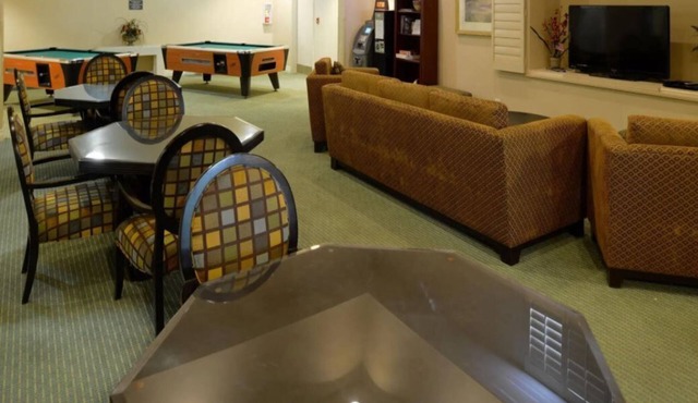 1 Bedroom - Full Kitchen 2 Nights FRI SAT Palm Springs/Coachella Weekend