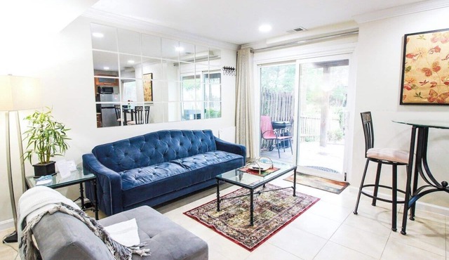 1 BR Basement Apart walk 13M Metro/Drive 5M IAD