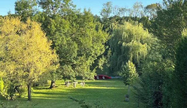 1 hour from Paris, a green paradise on the banks of a river