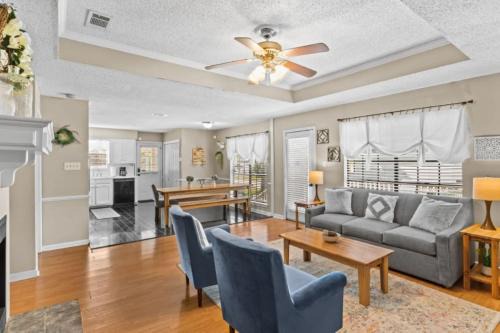 10 Mins to Tiger Stadium South Burbank Bungalow