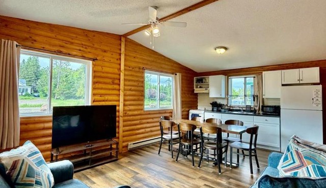 1818 Trailside Pine - Cabin 3