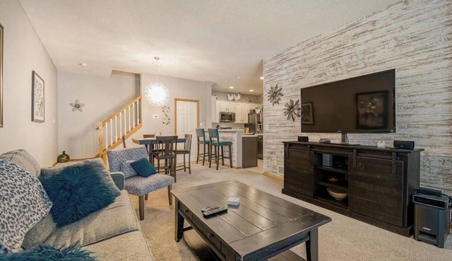 2 bed 1.5 bath in Blaine, Mn in Club West-for 3m Open & Target USA attendance.