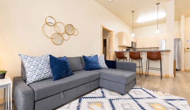 2 Bed/2 Bath At Cannery Square