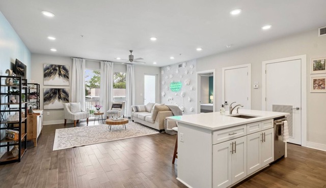 2 Bedroom 2 Bath Suite with Open Floor Plan