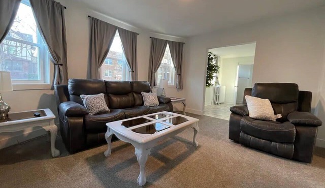 2 Bedroom Apartment, Walk To Mayo, Free Parking