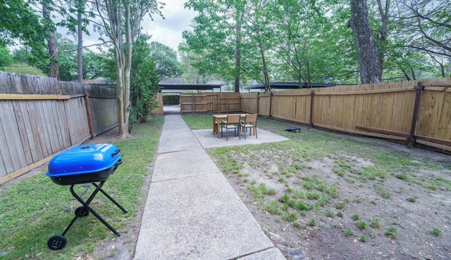 2 King Suites w/Private Baths + Dual Workspaces near LSU and pet-friendly