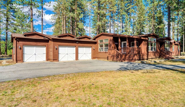200 Acres, River Access: 'Feather House' in NorCal