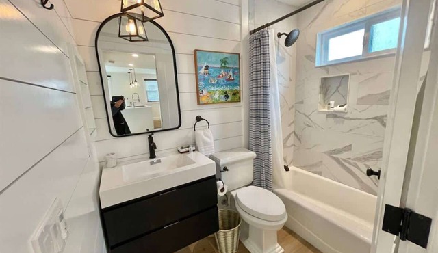 2BATH LUX Casita 216B | Ocean and Bay Steps Away