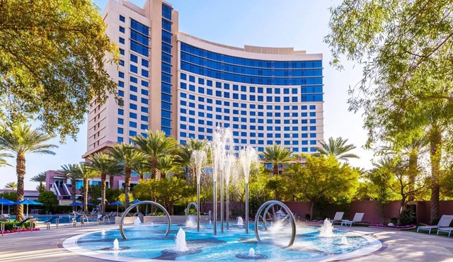 2Bed/2Bath Deluxe Spacious Condo in Las Vegas, Complete With Margarita Mixer!