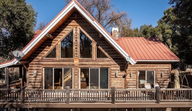 3-bedroom cabin at Lake Nacimiento in Running Deer Ranch