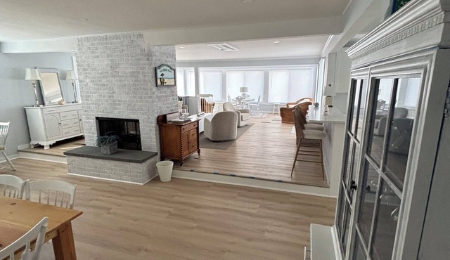 3-bedroom house in bonnet Shores walk to the beach pond view weekly rental