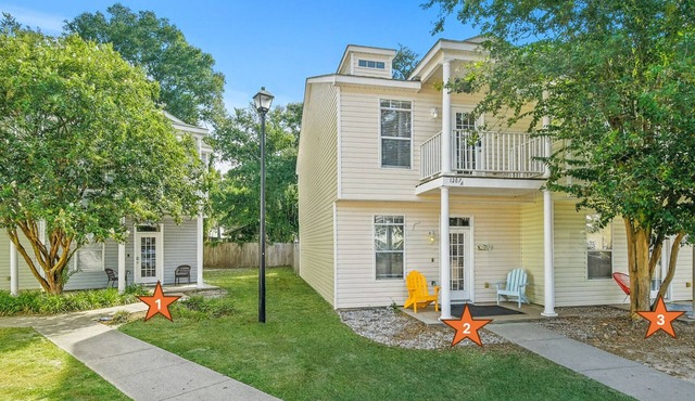 3 Townhouse Rental with 9-bedrooms and 9-bathrooms - Sleeps 22