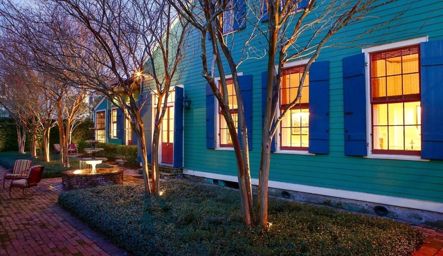 3BR/2BA - Gorgeous 1838 Creole Cottage, Gorgeous Designer Renovation, Hip Local